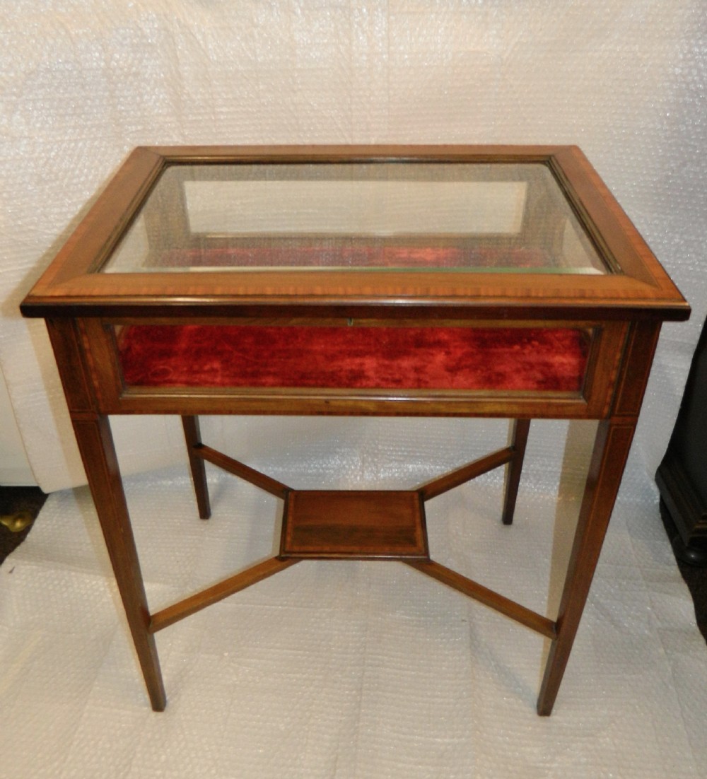 Mahogany bijouterie table  View II