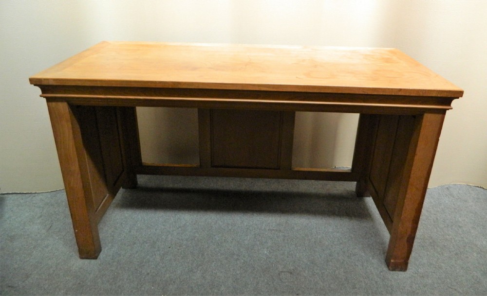 oak altar table View V