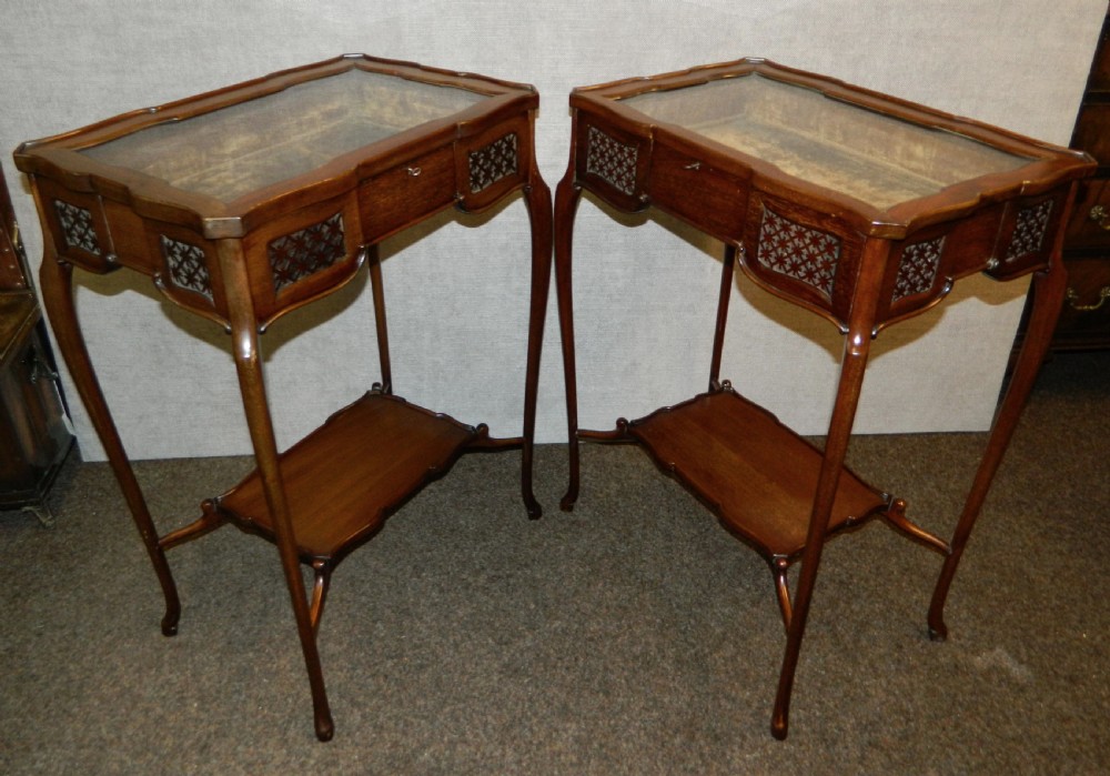 pair of mahogany bijouterie tables View VI