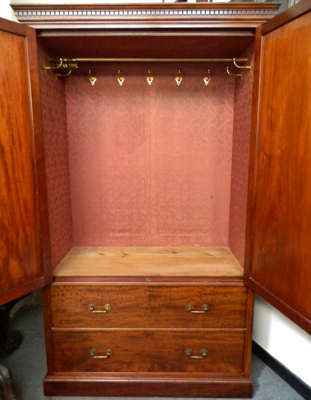 mahogany linen press View III