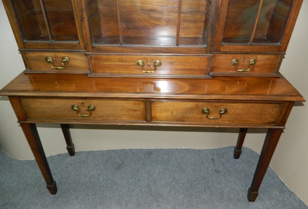 Georgian mahogany display cabinet View VI
