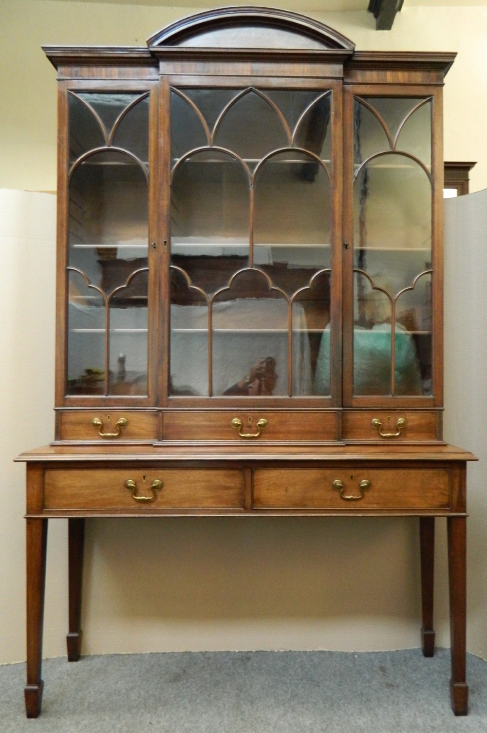 Georgian mahogany display cabinet View VII