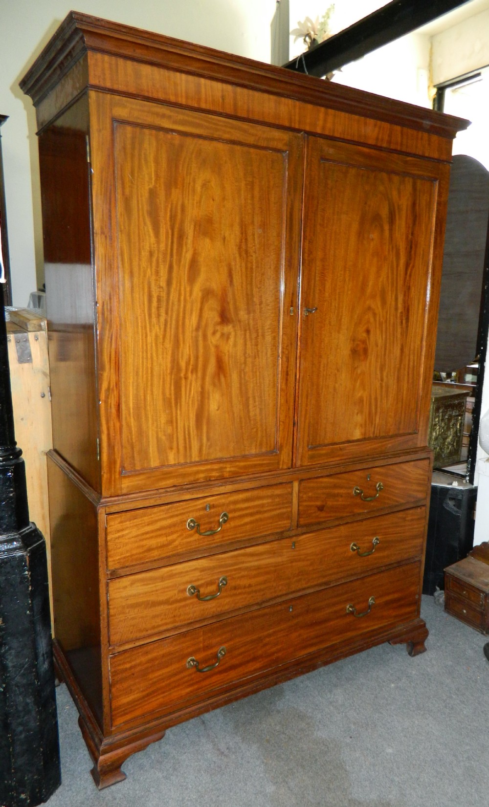 Georgian mahogany linen press View III