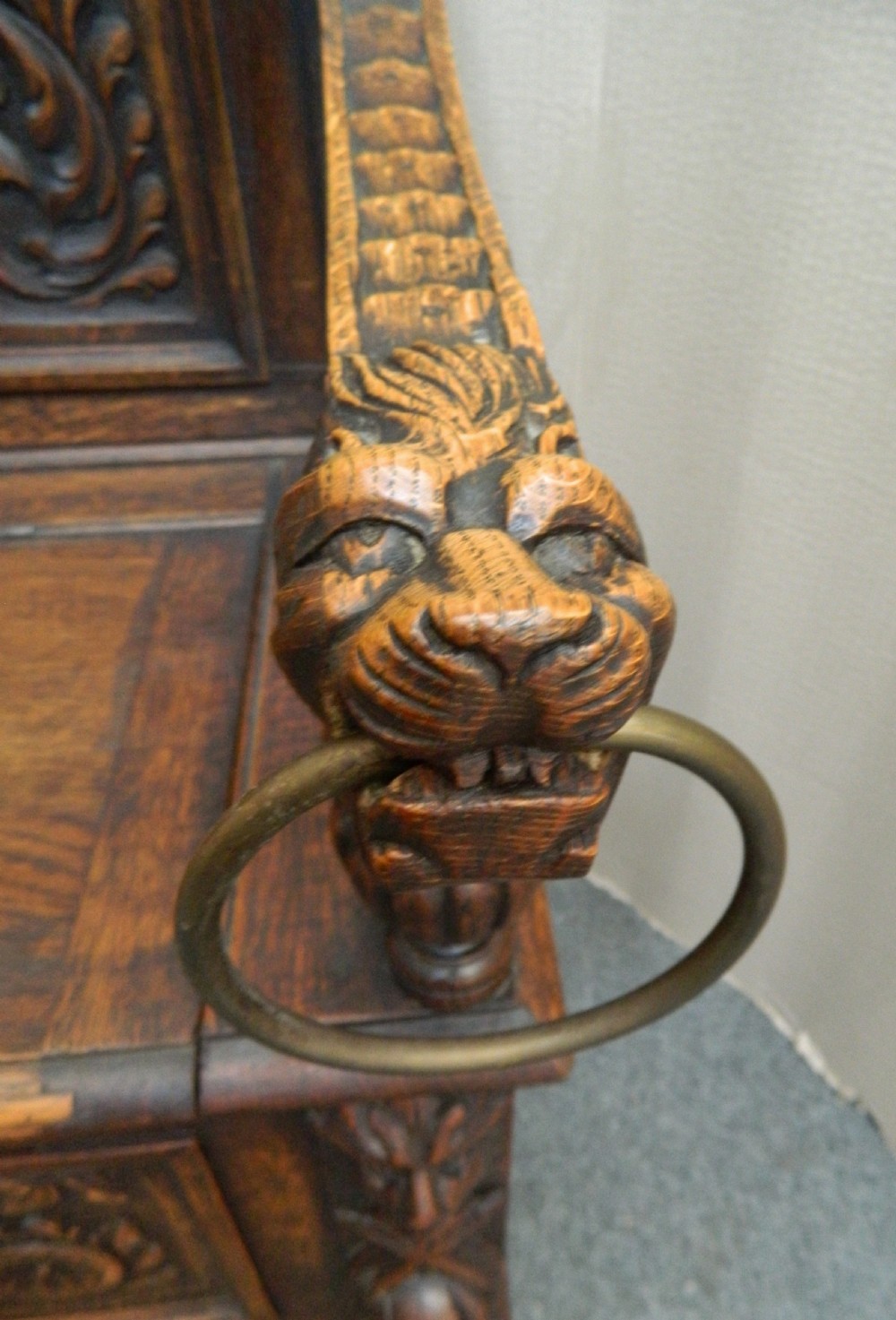 carved oak Greenman settle  View II