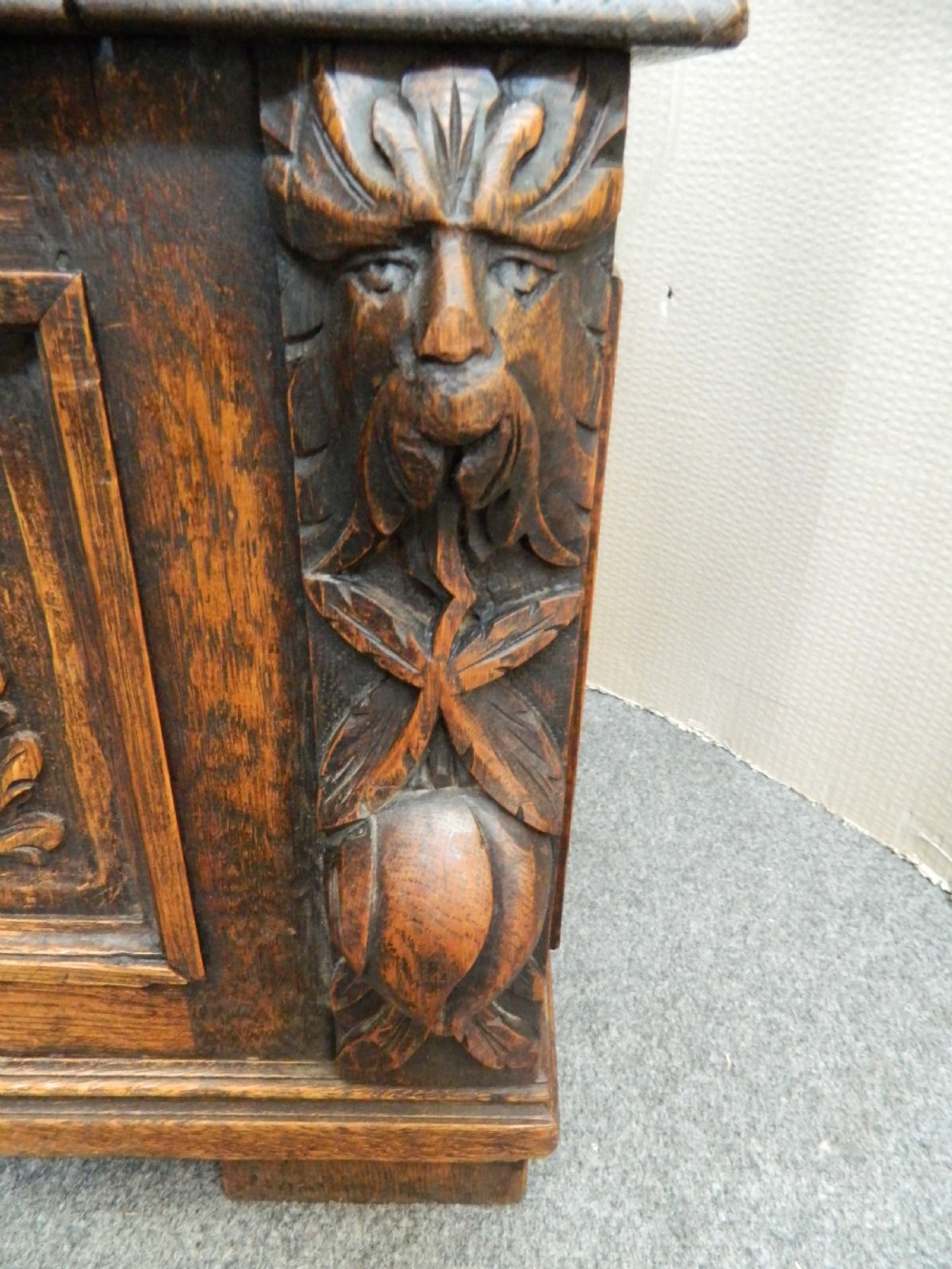 carved oak Greenman settle  View III