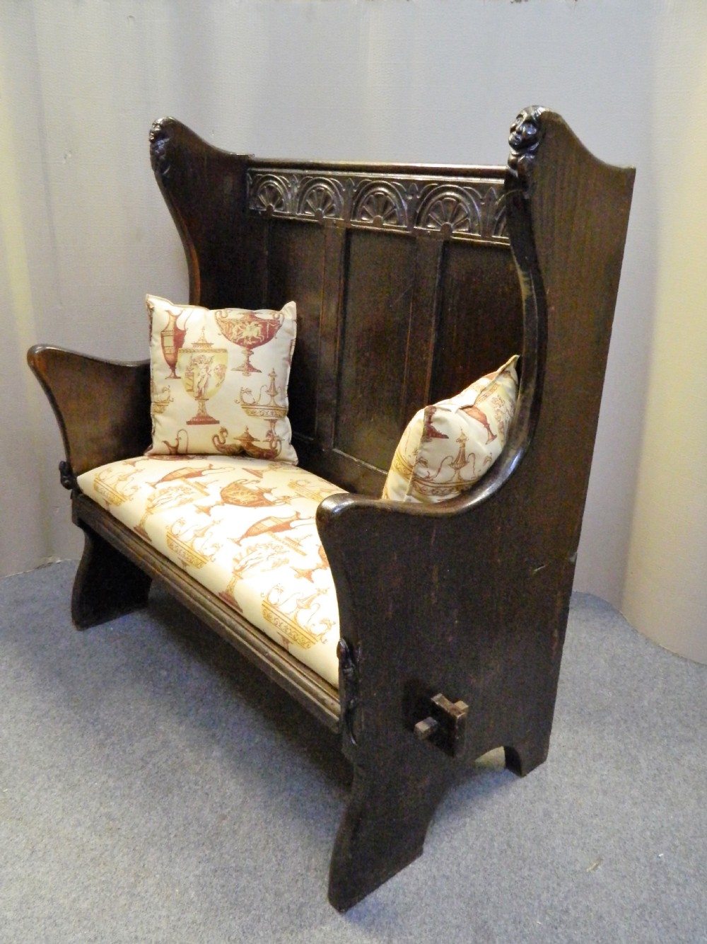 carved oak settle View IV