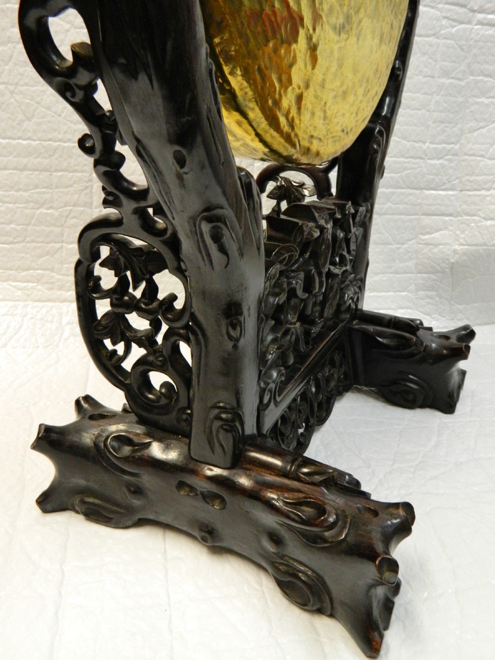 Oriental carved dinner gong View IV