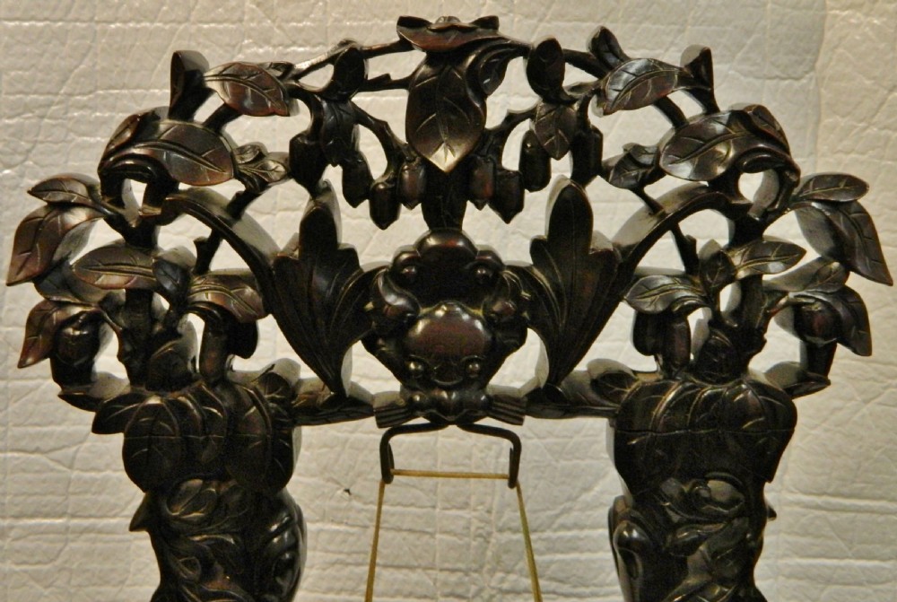 Oriental carved dinner gong View V