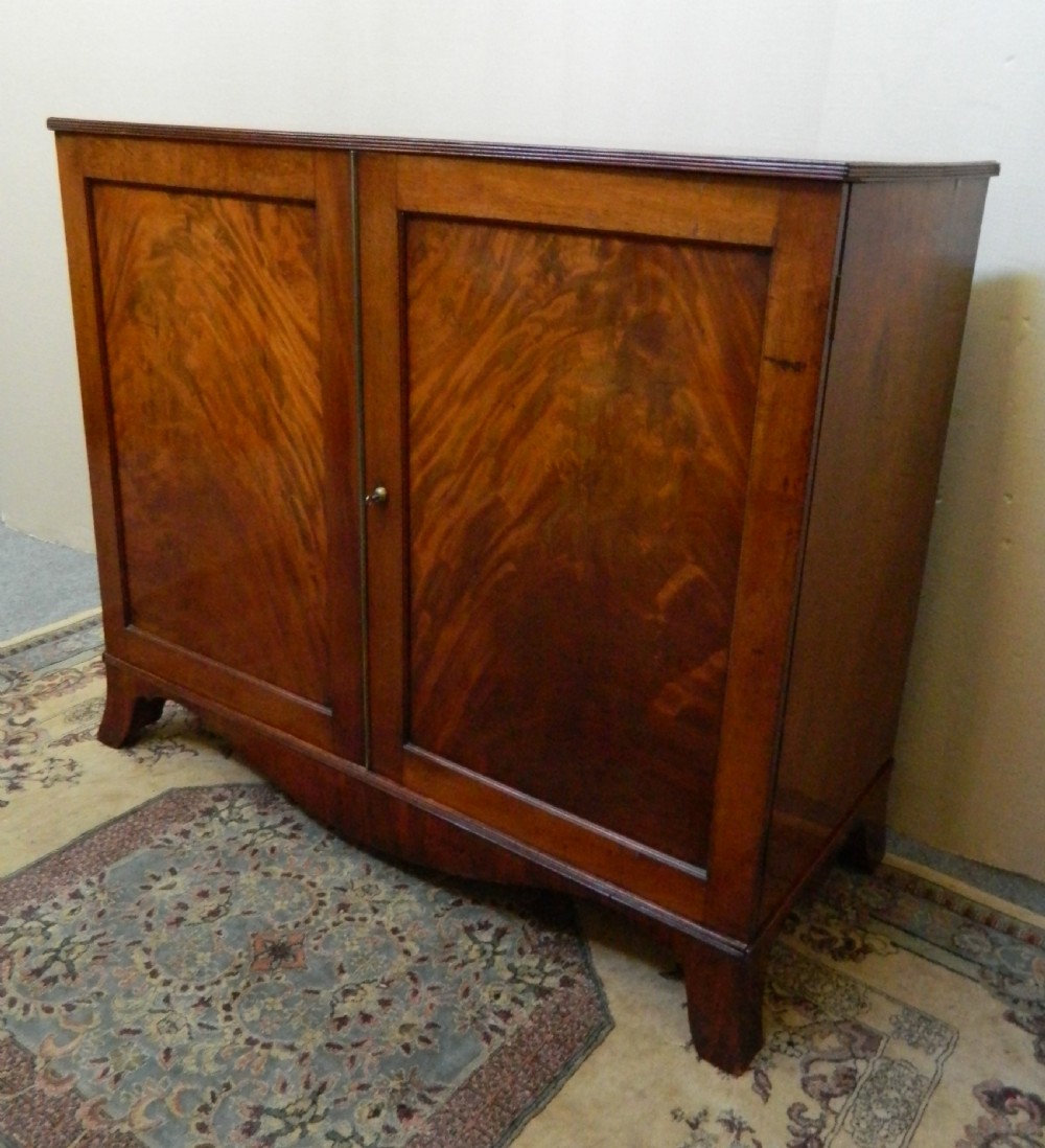Georgian mahogany gentleman's wardrobe View V