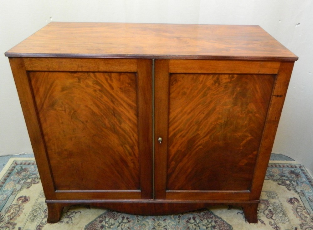 Georgian mahogany gentleman's wardrobe View VI