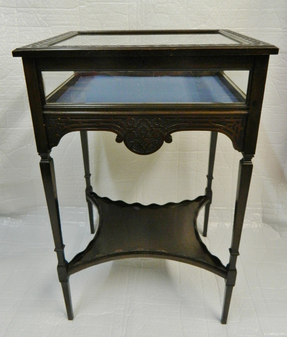 mahogany bijouterie table View II