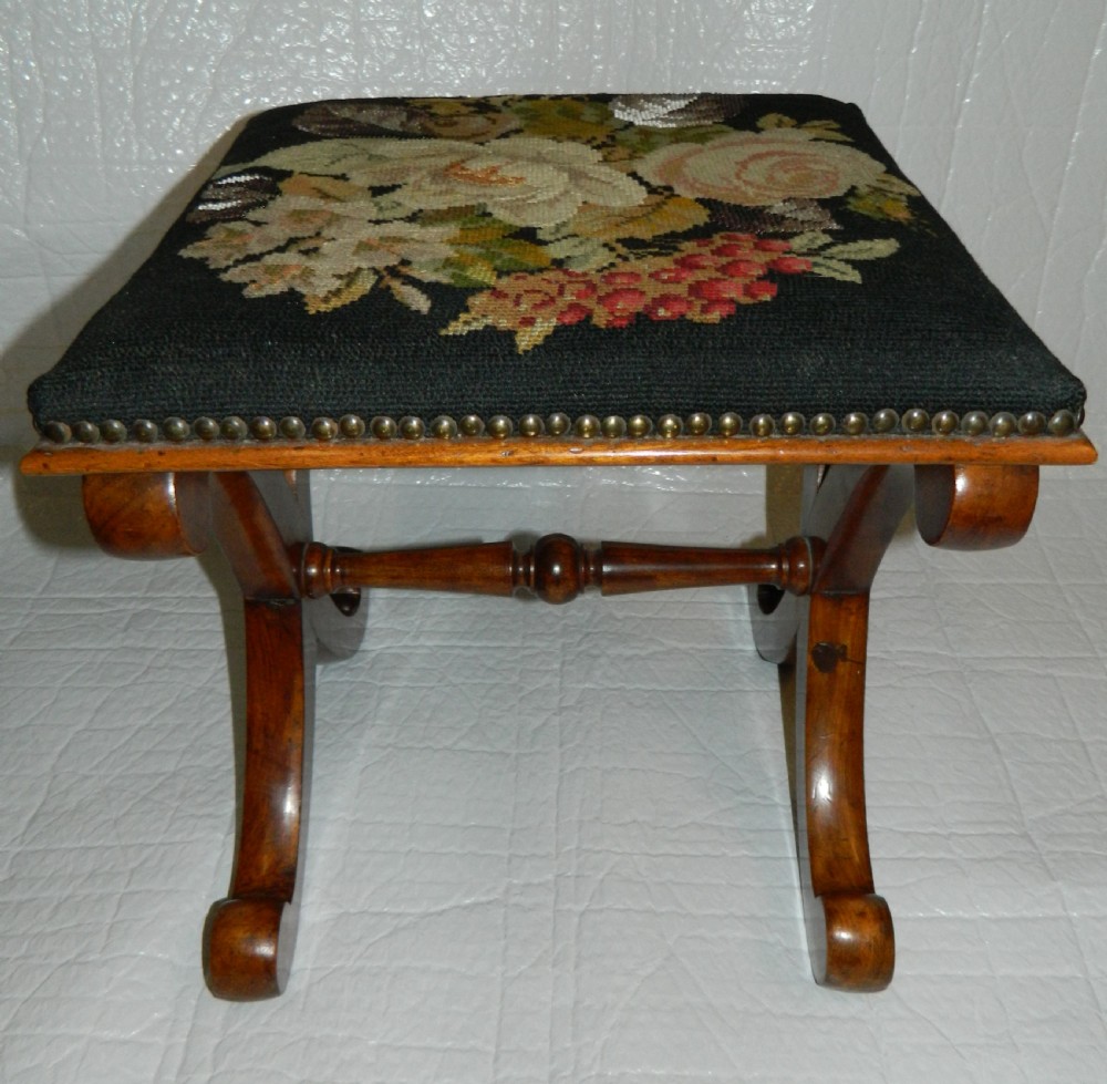 tapestry & beadwork stool View IV