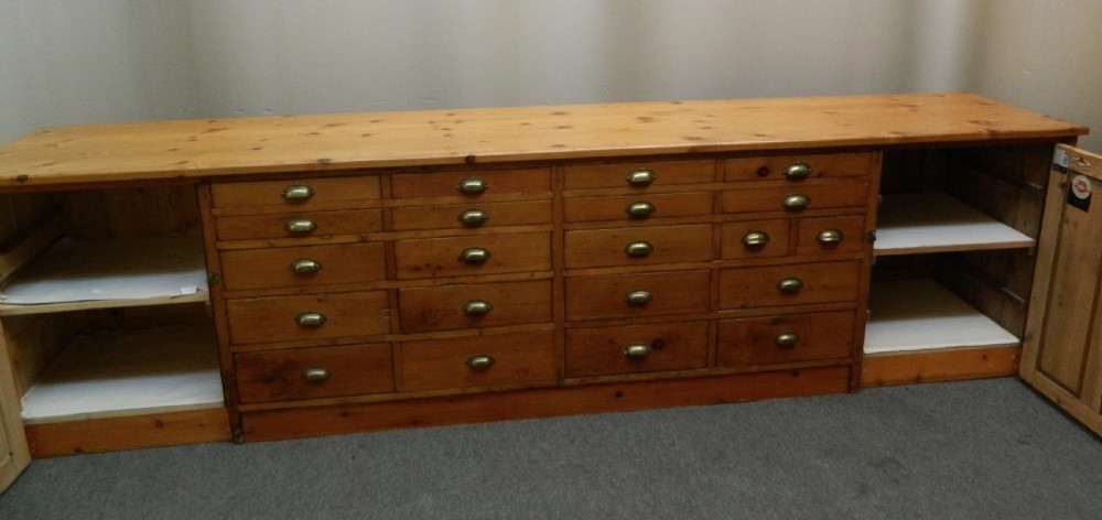 Large pine shop counter View III