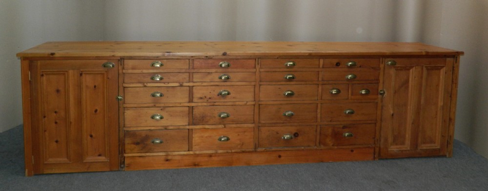 Large pine shop counter View VI