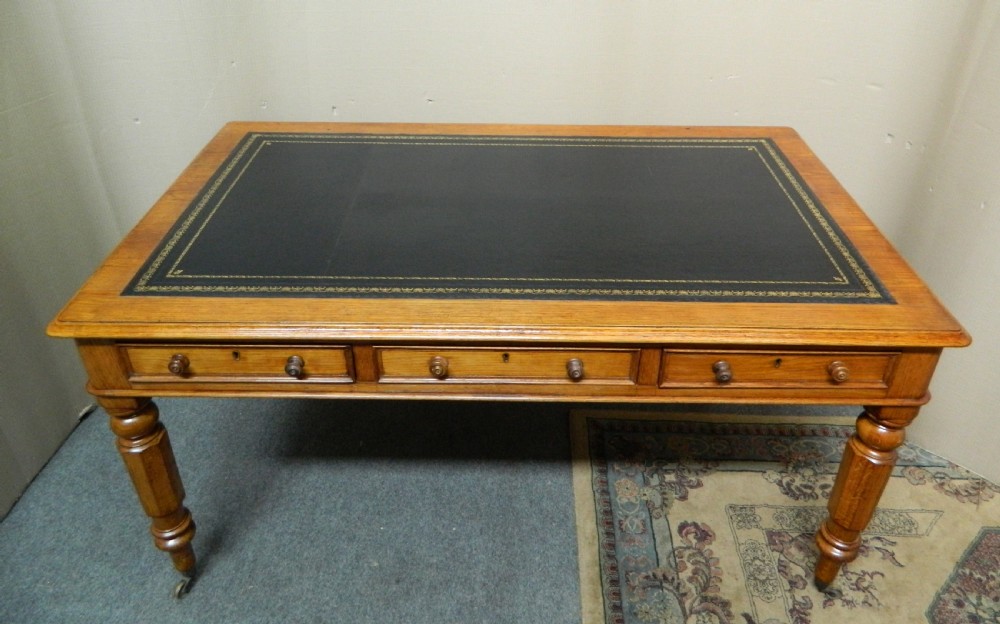 oak library table View II