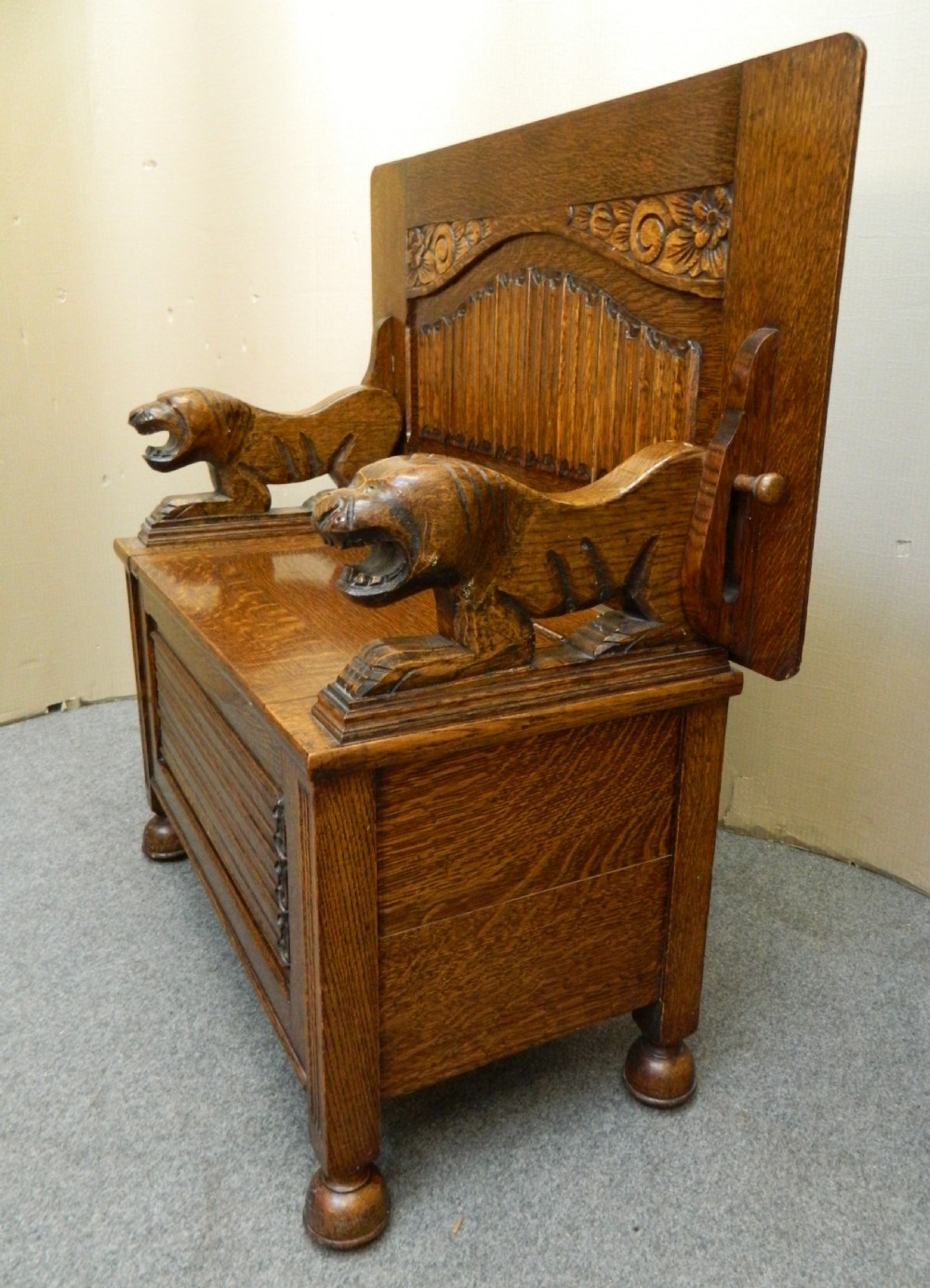 small oak monks bench View III