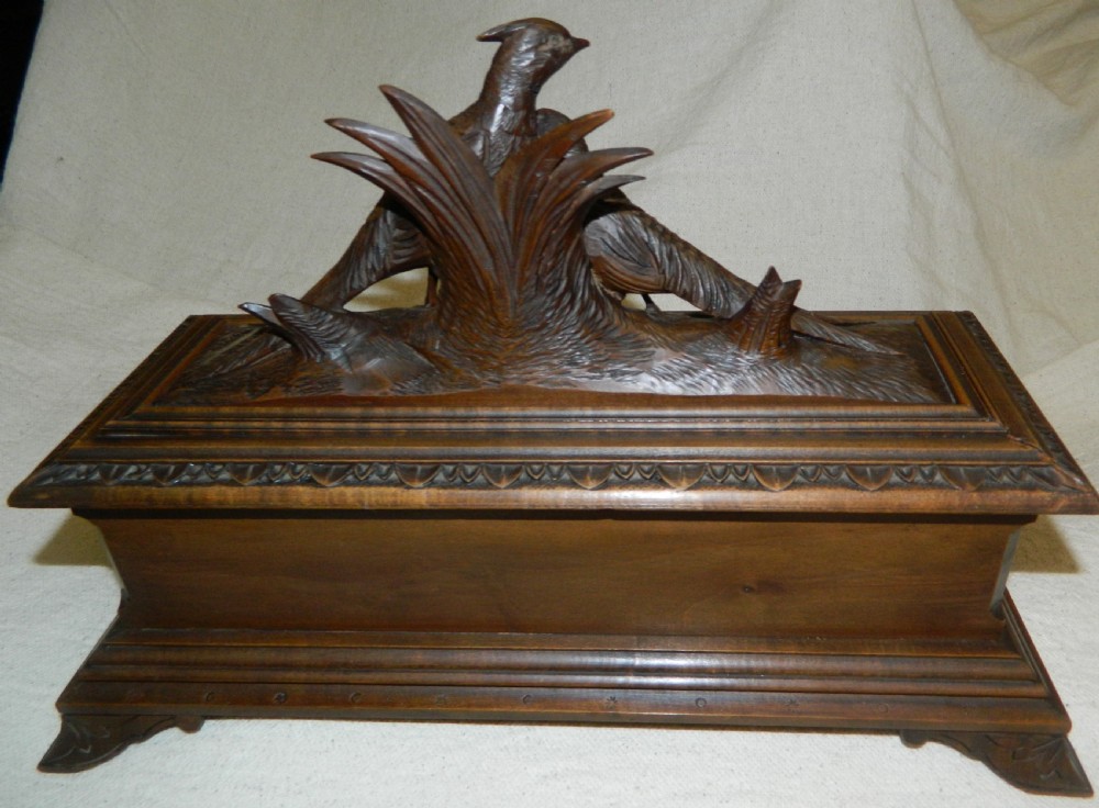 Black Forest carved glove box ( with gloves )  View IV