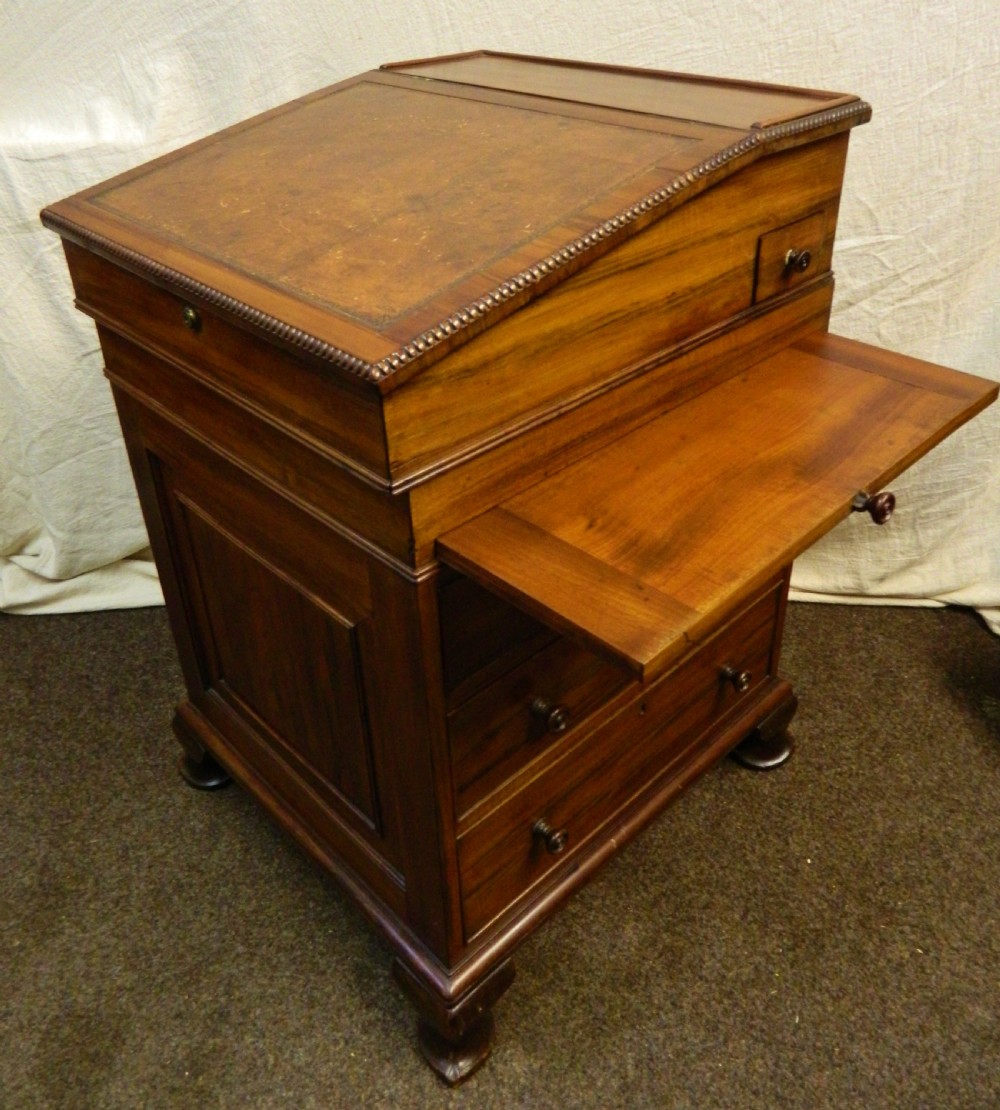 rosewood davenport View V