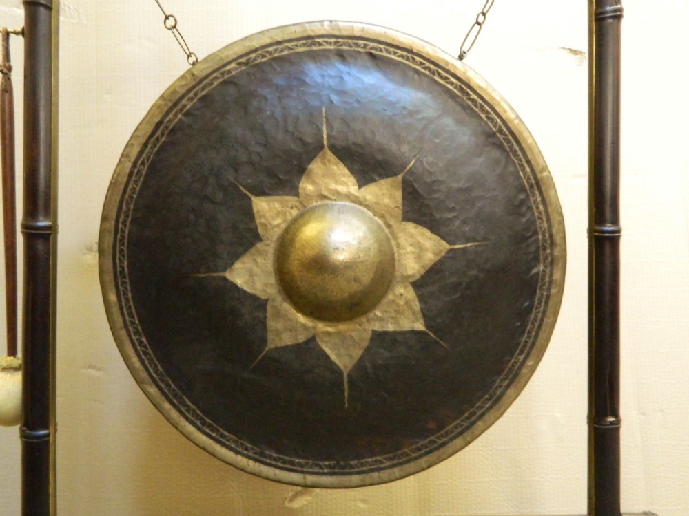 large dinner gong View II