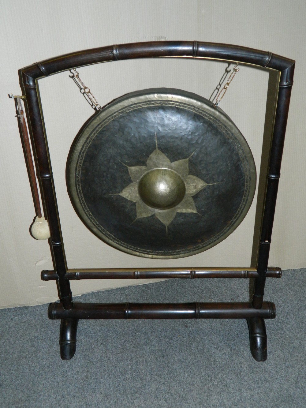 large dinner gong View VI