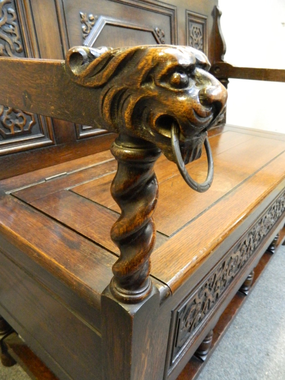 oak monks bench View III