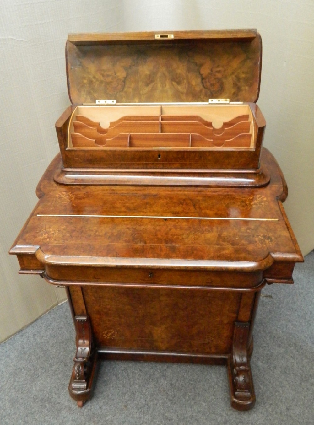 walnut davenport desk View II