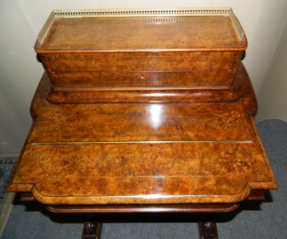 walnut davenport desk View V