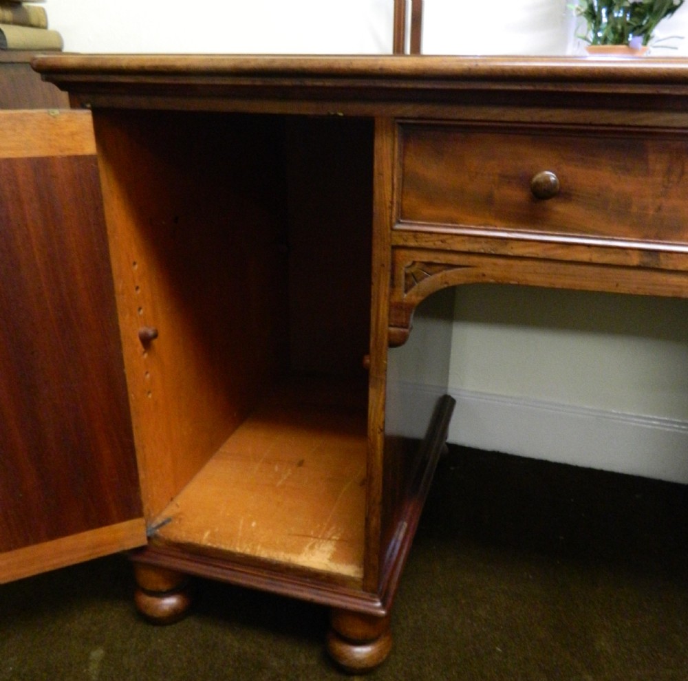 mahogany desk View VI