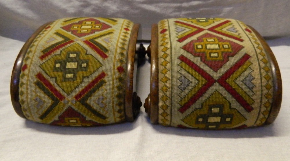 pair of foot stools View IV