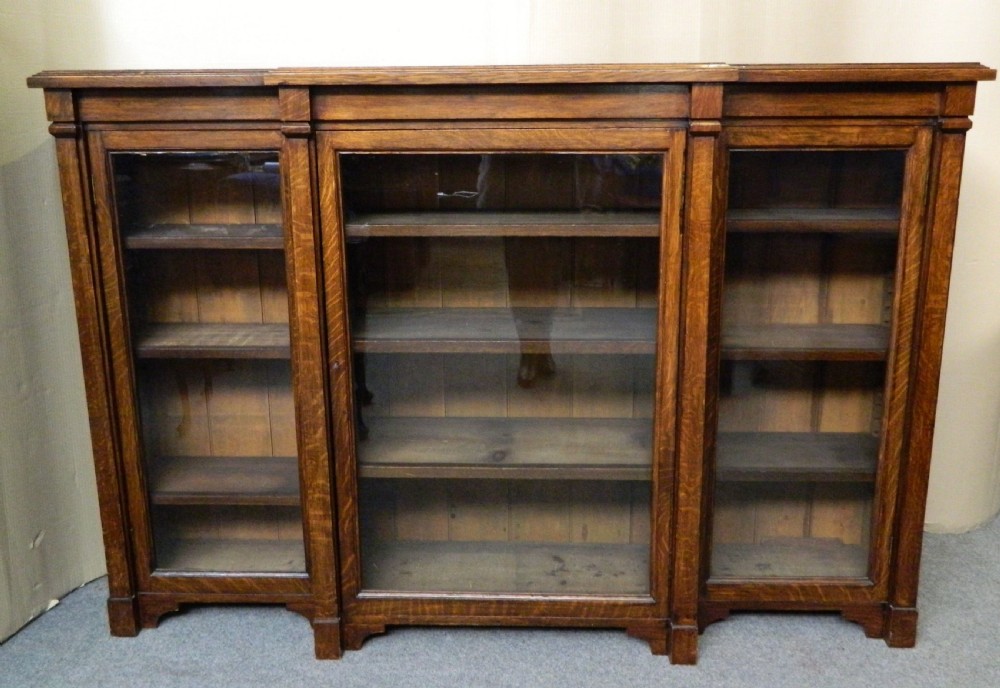 oak breakfront bookcase View VI