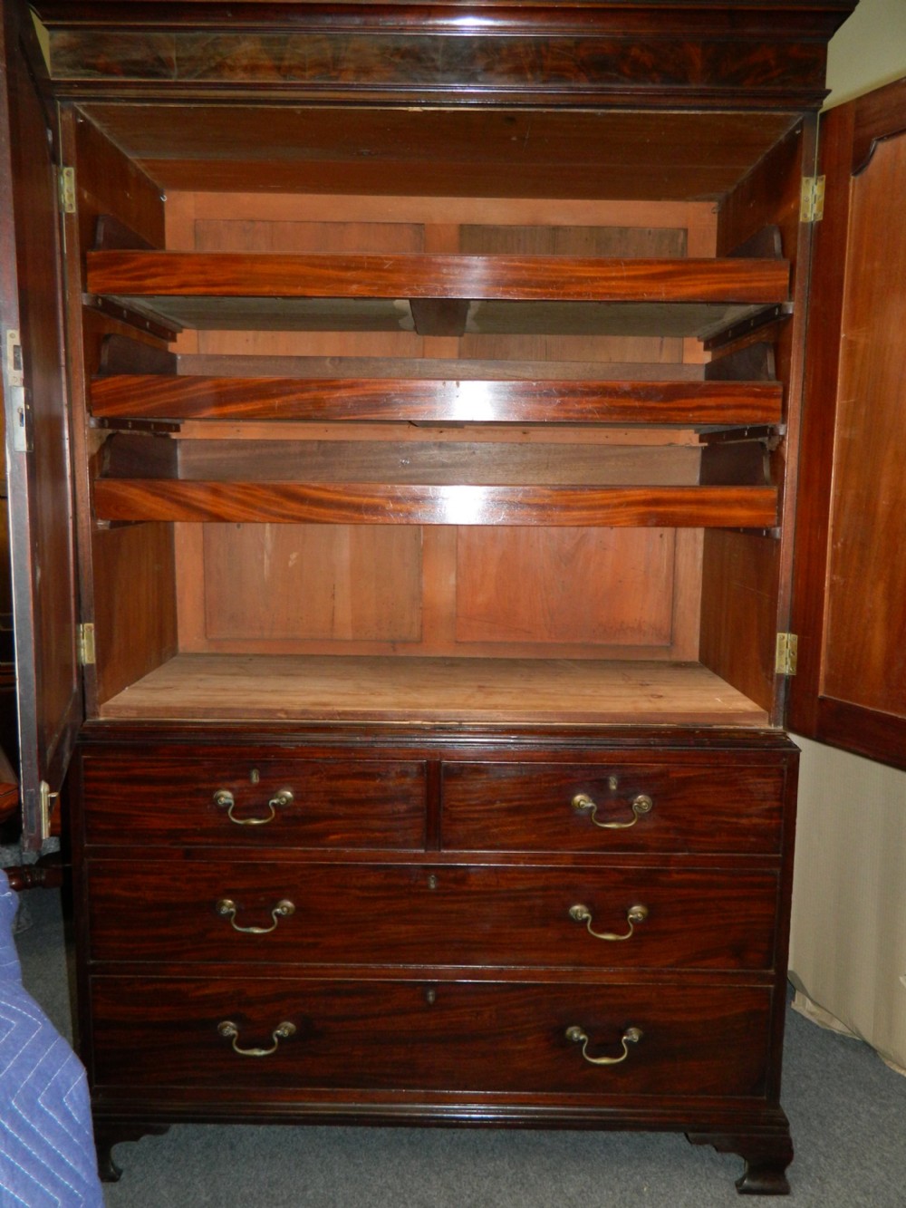 Georgian mahogany linen press View VI
