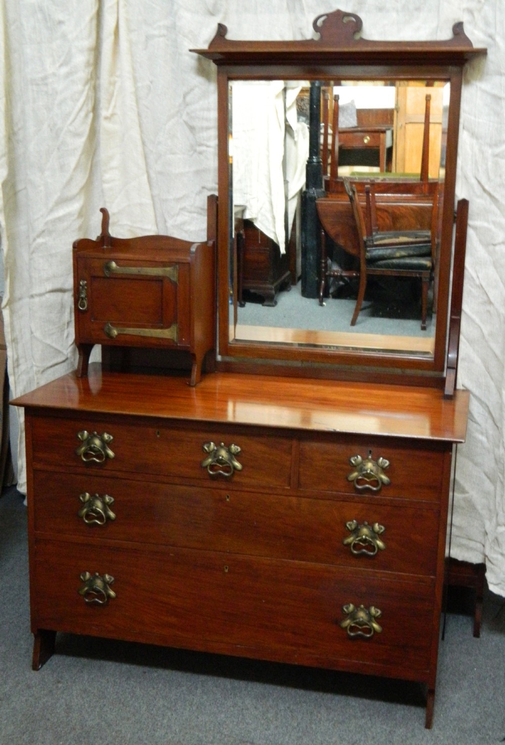 Arts & Crafts bedroom suite View IV