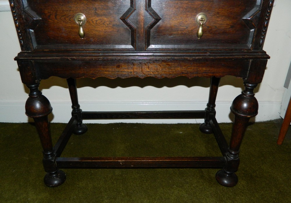 oak chest on stand View III