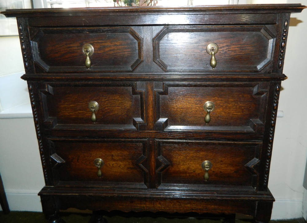 oak chest on stand View VI