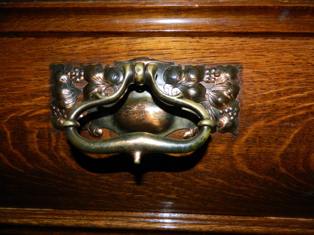 Arts & Crafts oak sideboard View VI