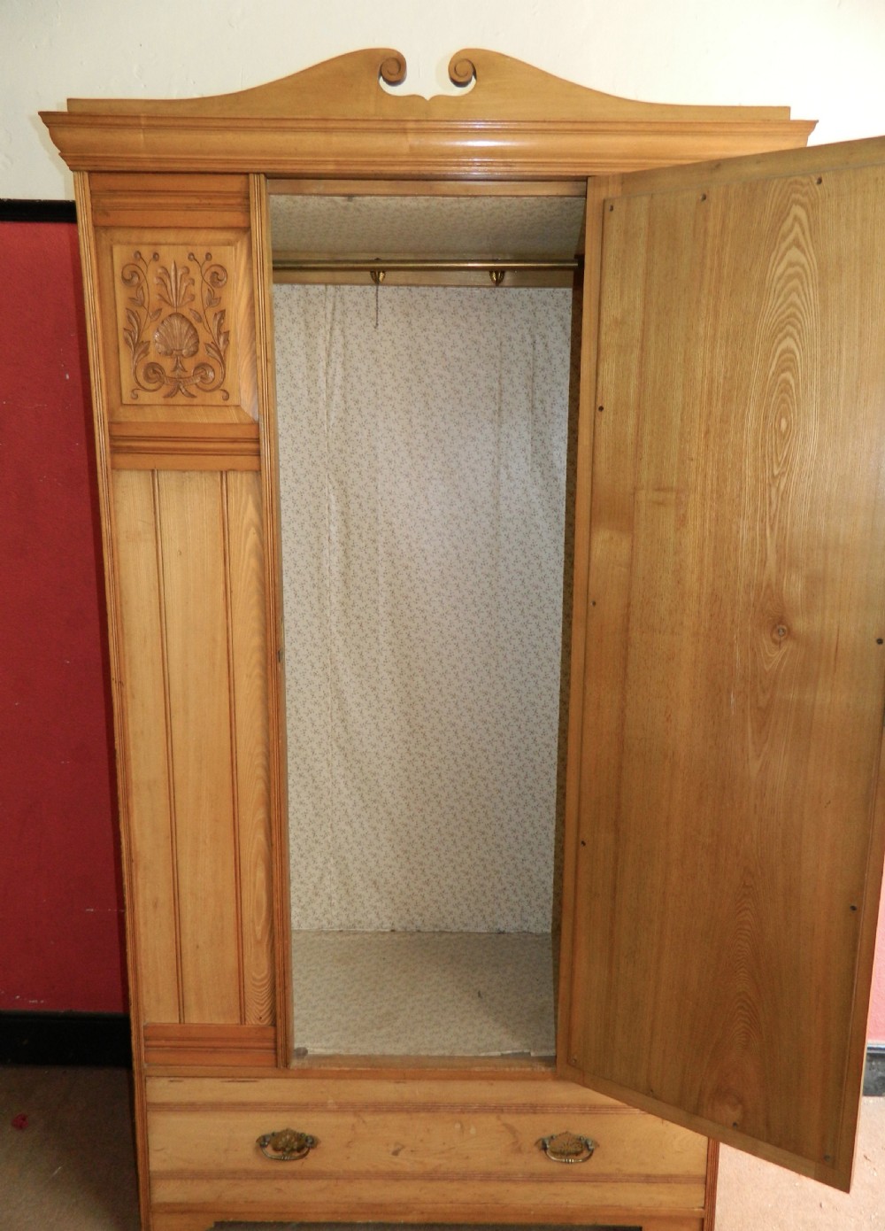 wardrobe View III