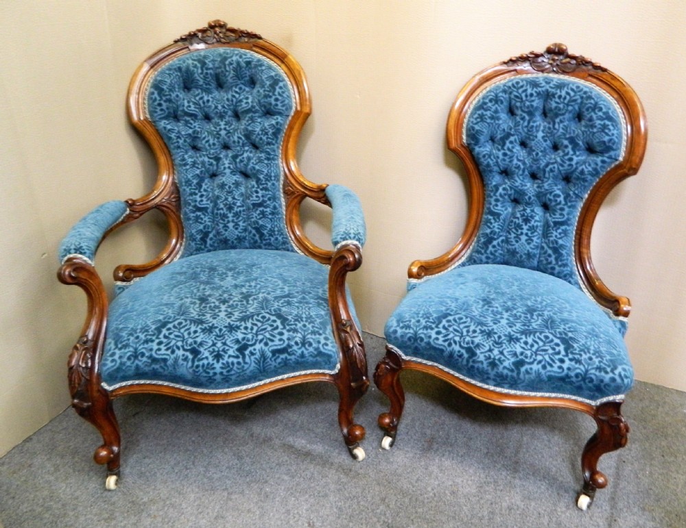 pair of chairs