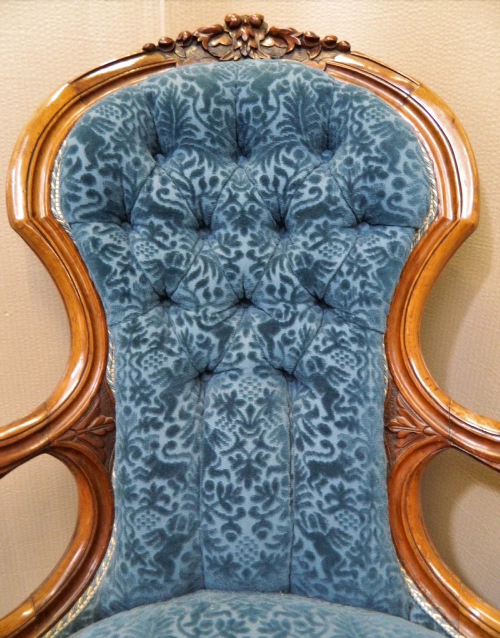 pair of chairs View V