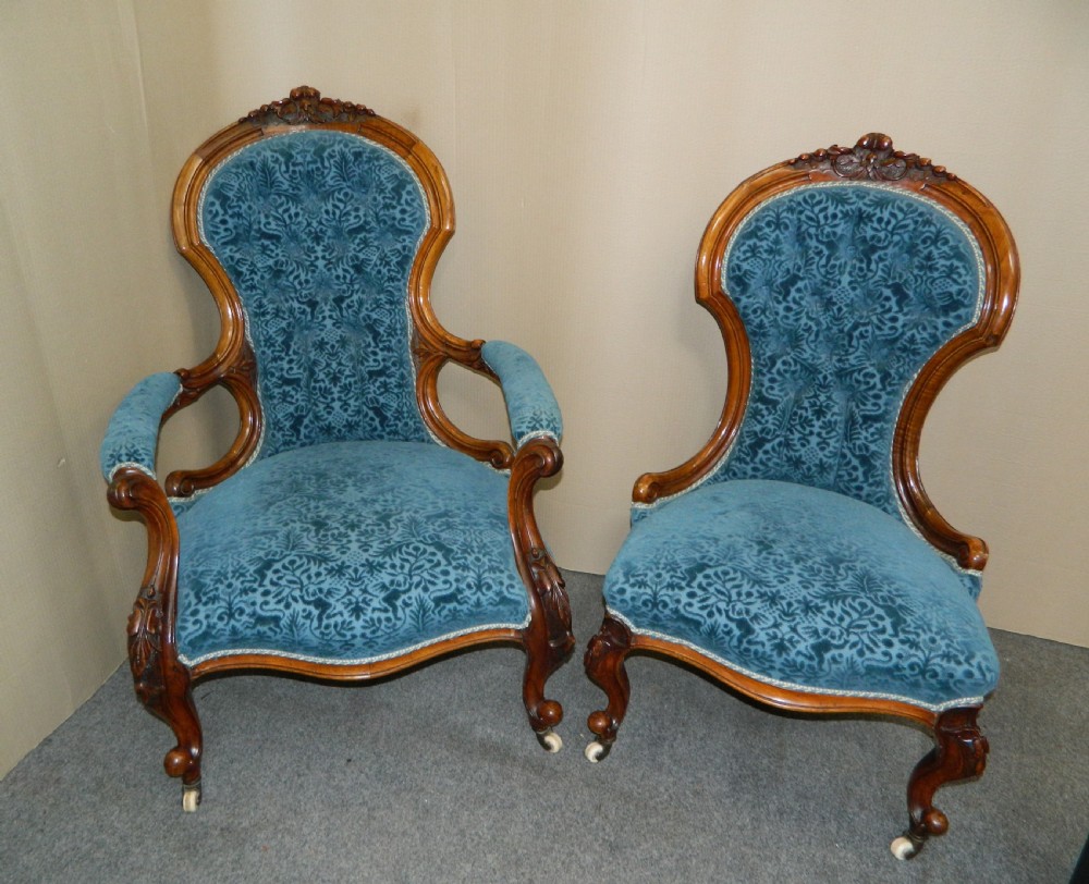 pair of chairs View VII