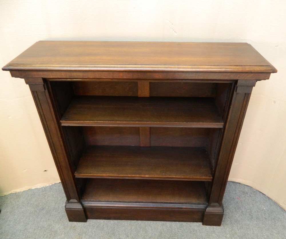 pair of oak bookcases View IV