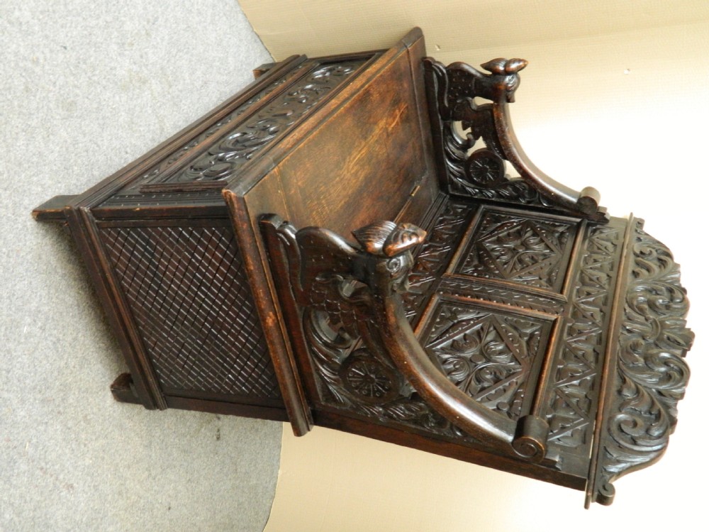 carved oak settle View IV