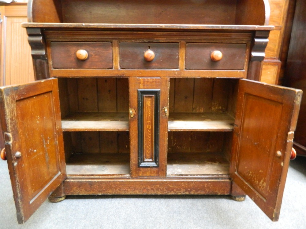 Pine dresser - Scottish View V