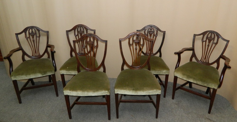 set of 6 mahogany Hepplewhite style dining chairs