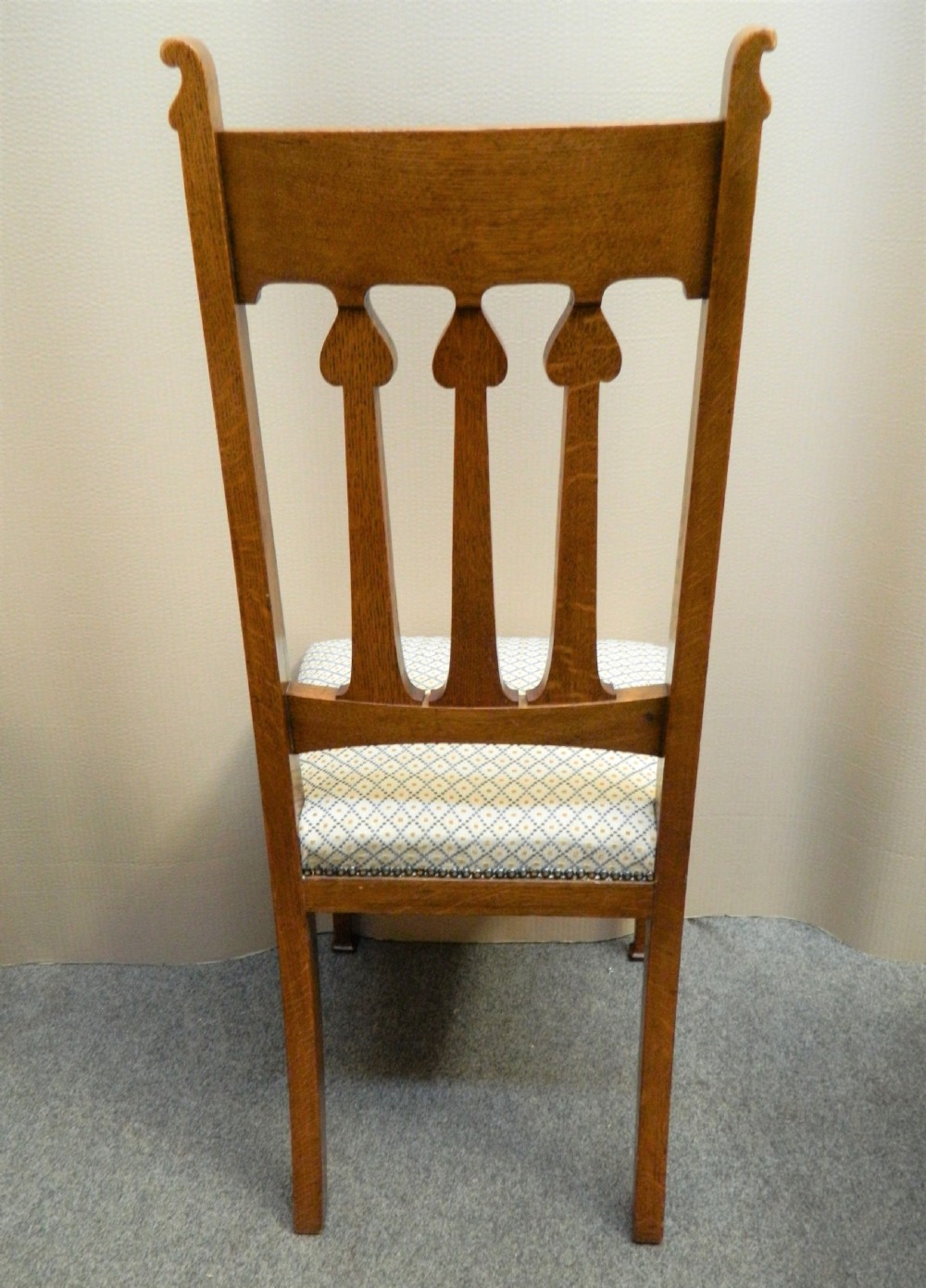 set of 6 oak Arts & Crafts dining chairs View VI