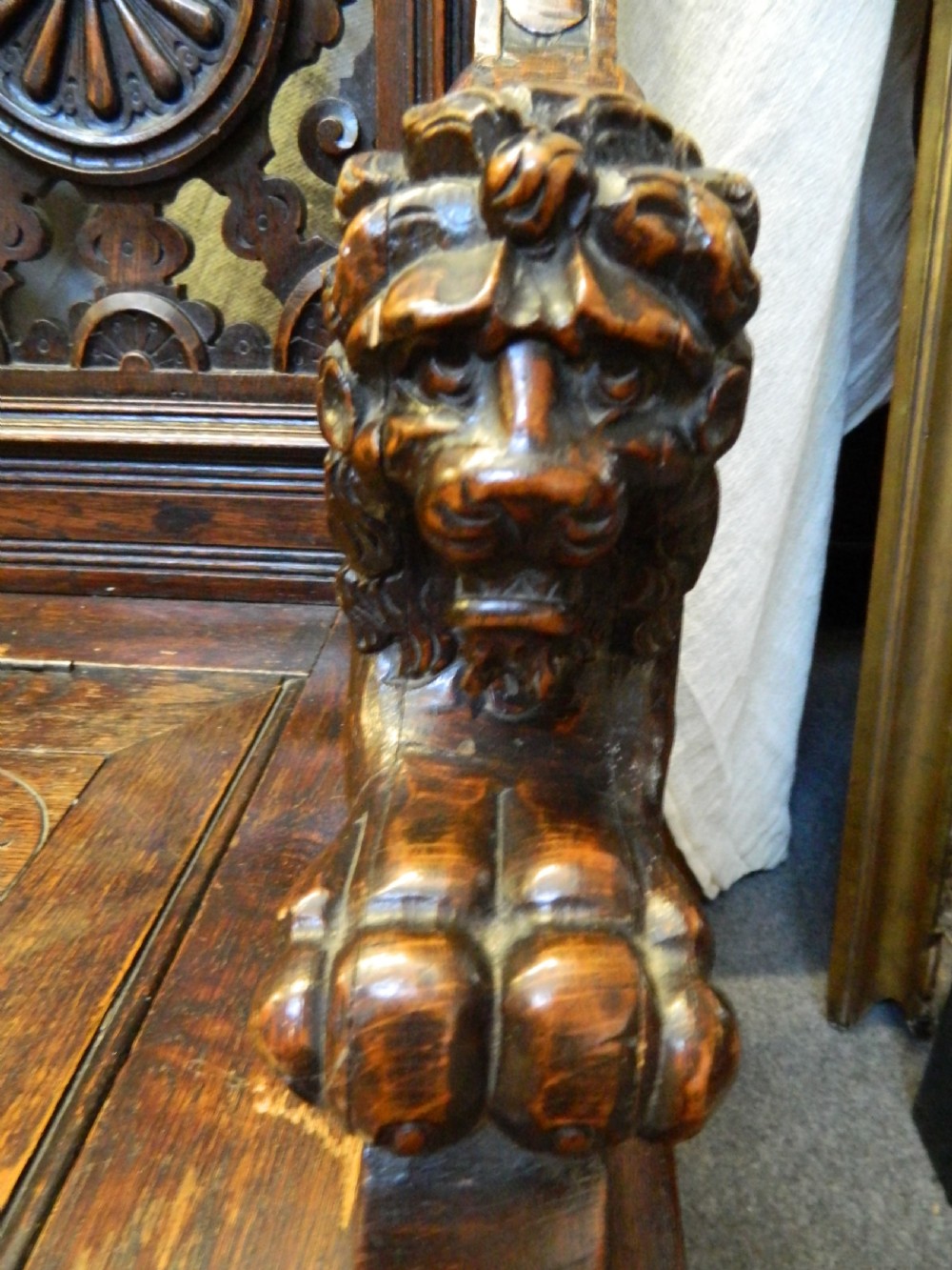 Carved oak settle View VI
