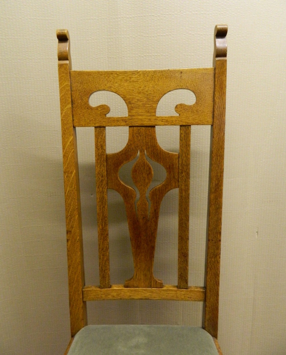 set of 6 oak Arts & Crafts dining chairs View IV