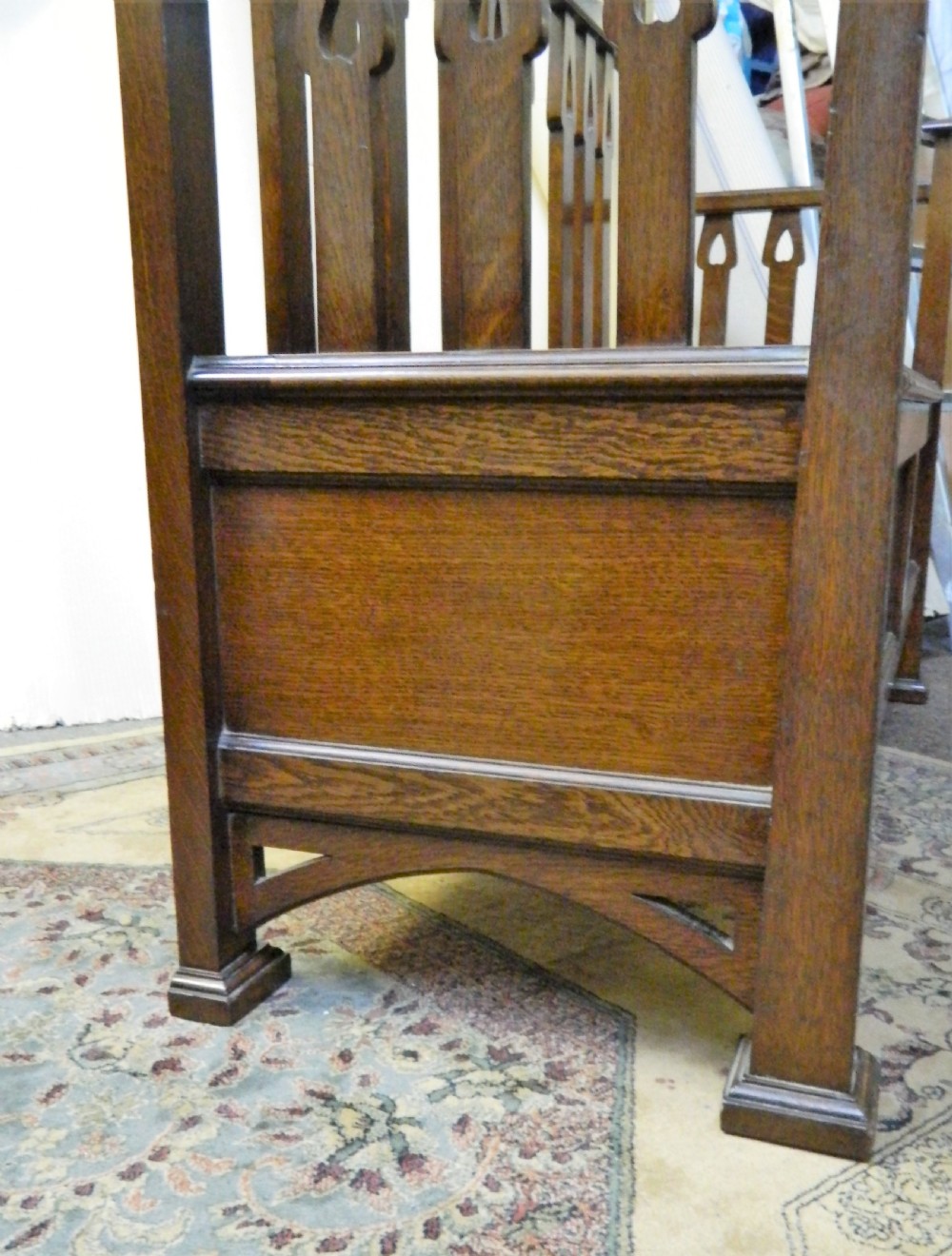 Arts & Crafts oak settle View VI
