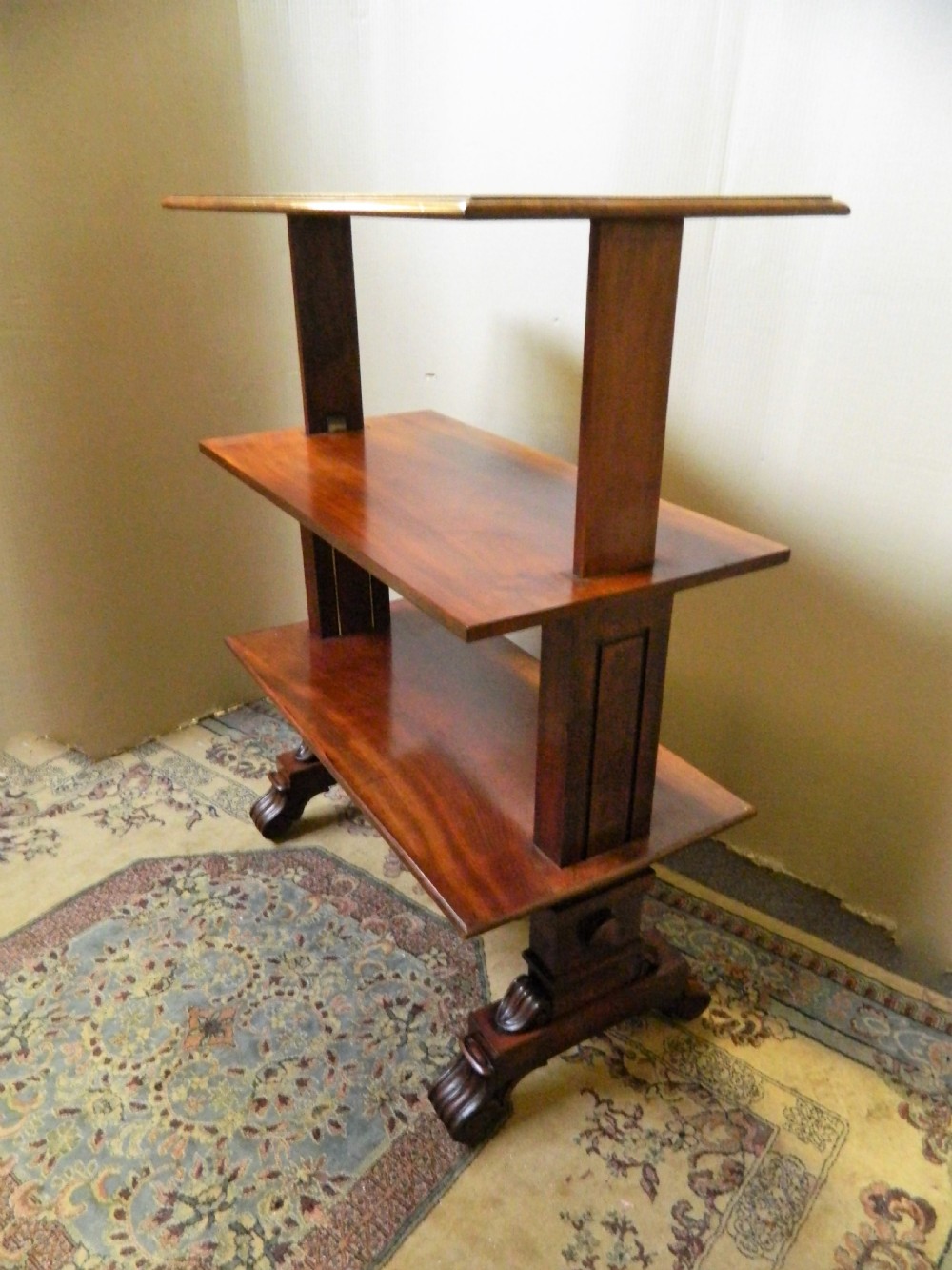 Metamorphic dumb waiter