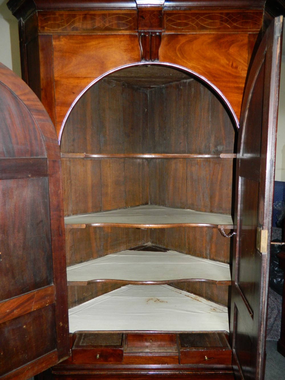 Georgian mahogany corner cupboard View V