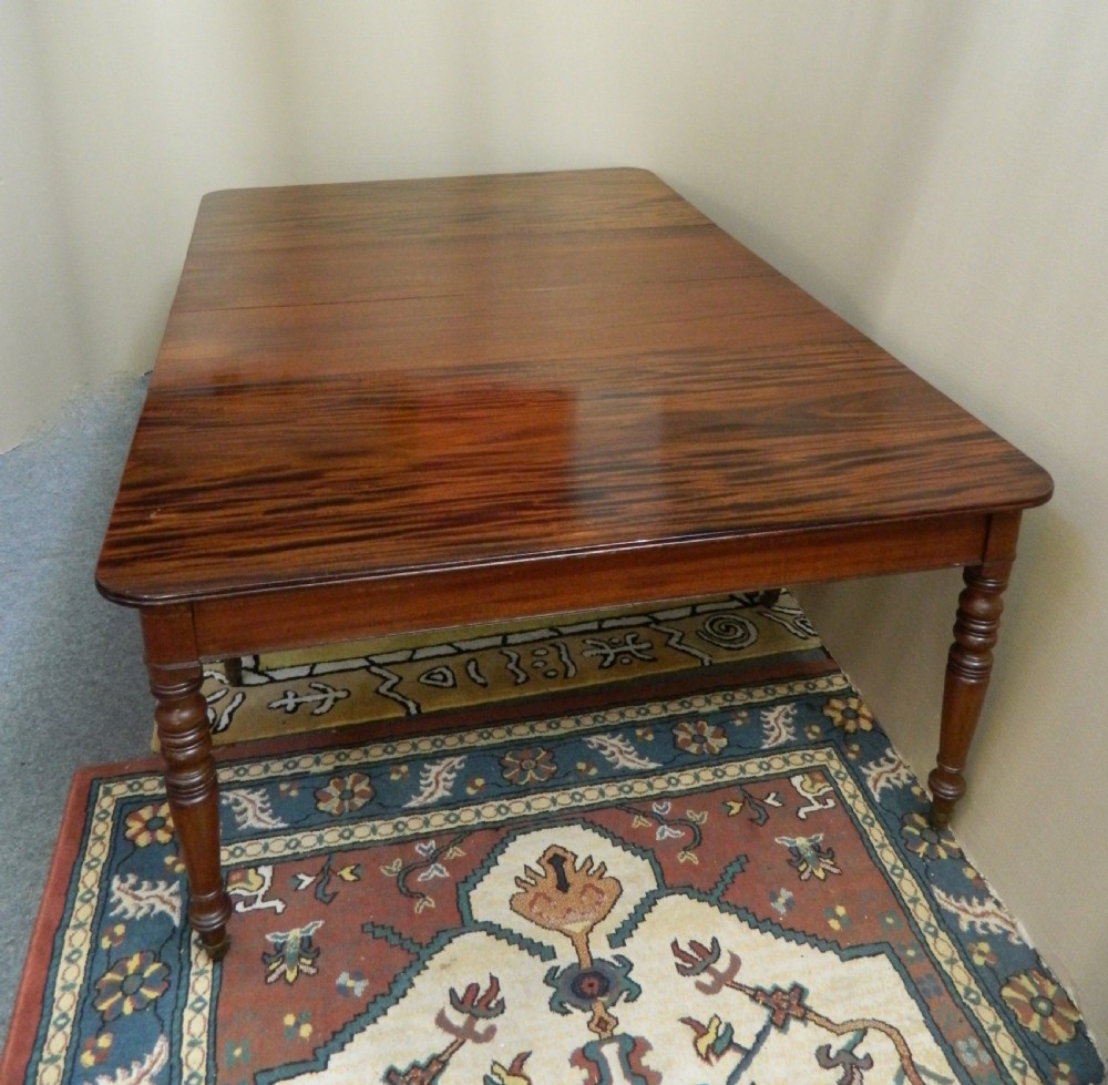 Georgian mahogany dining table View II